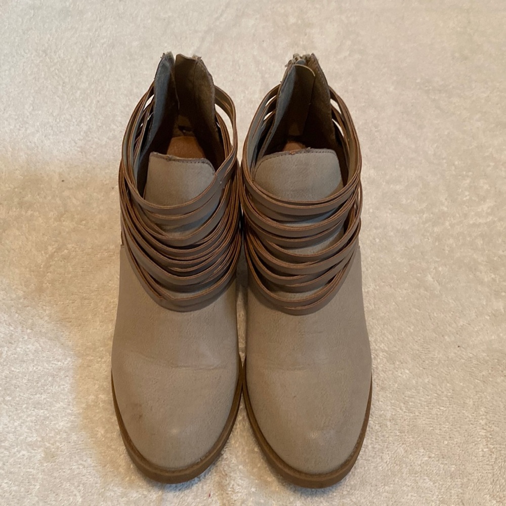 Rampage 9.5 boots.